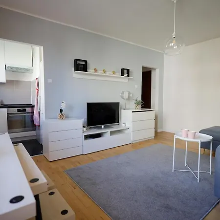 Daire Glow Apartments, Ergo Arena *